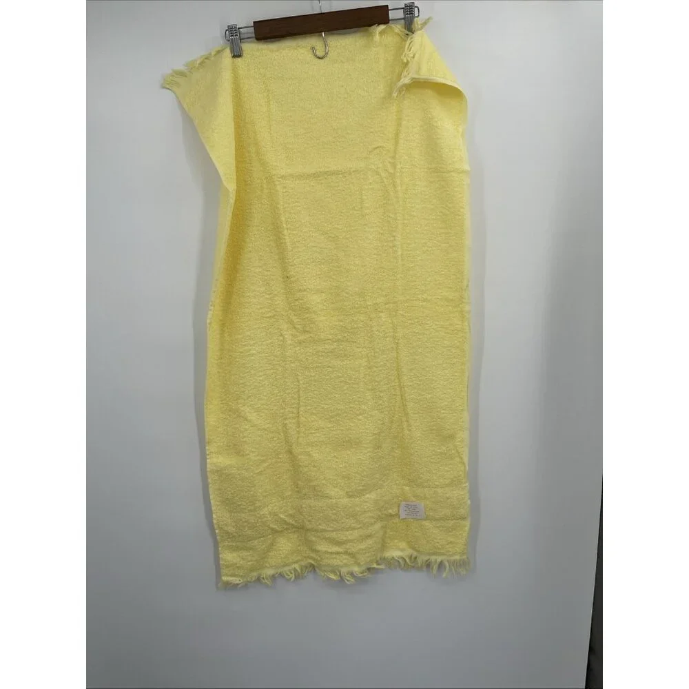3 Vintage Irregulars Yellow Bath Towels Embroidered Flower Hand Towel Retro